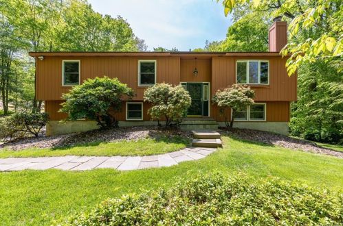 45 East St, Lewisboro, NY 10590-2502