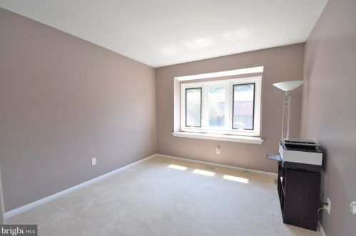 5538 Doral Dr, Wilmington DE  19808-2629 exterior