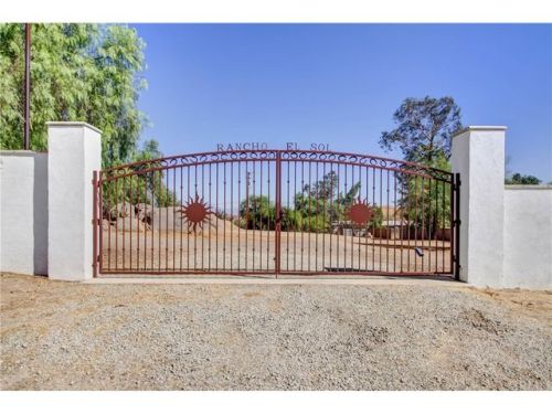 27560 Jarvis St, Perris, CA 92570-8678