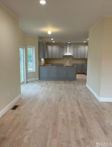 545 Lincoln Ave, Woodbridge NJ 07095-2405 exterior