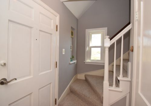 8503 Stuth Ave, Milwaukee, WI 53227-3737