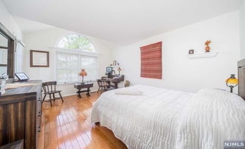 19 Kerri Ln, Lincoln Park NJ  07035-2113 exterior