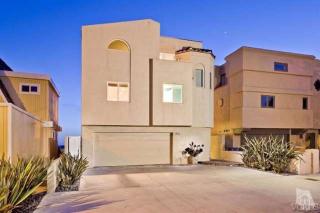 3257 Ocean Dr, Oxnard, CA 93035-4340