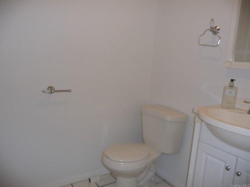 6 Allan Park Mews, Middletown, NY 10940-3545