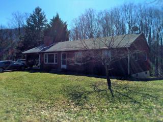 5909 Raintree Rd, Roanoke VA  24018-5274 exterior