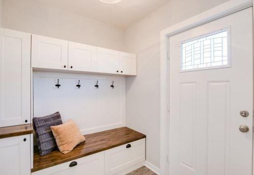 1377 James Ave, Saint Paul MN 55105-2551 exterior