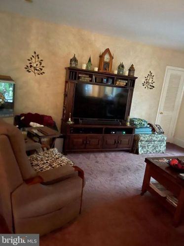 109 Parry Rd, Riverton NJ  08077-3883 exterior