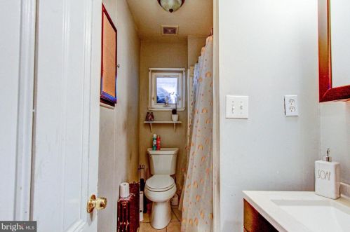 558 Stanbridge St, Norristown PA  19401-5312 exterior