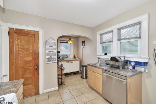 124 Buena Vis Ave, Paterson NJ 07506-2919 exterior