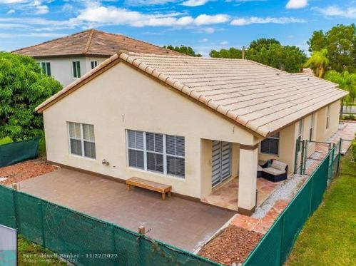 20826 21 St, Hollywood FL 33029-2334 exterior