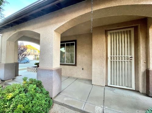 37245 Parkway Dr, Beaumont CA  92223-8104 exterior