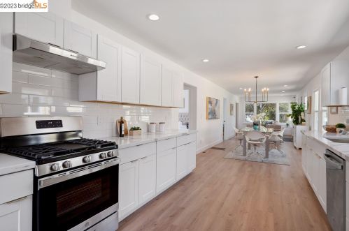 5018 Congress Ave, Oakland CA 94601-5405 exterior