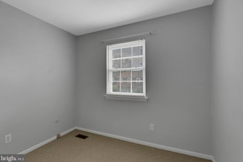 3102 Sapphire Ct, Wilmington DE  19810-2241 exterior