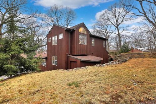 150 Rutland Rd, Milford, CT 06461-1809