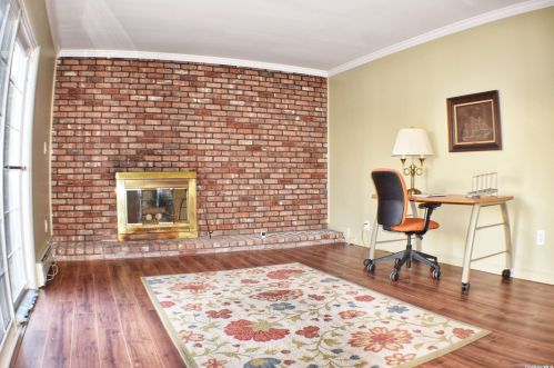 4 Valley Forge Dr, Wheatley Heights NY  11798-1215 exterior