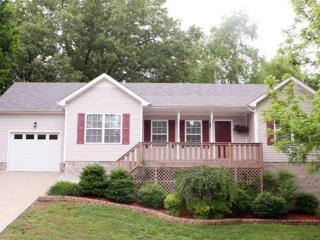 251 Jeffery Dr, Clarksville, TN 37043-5675