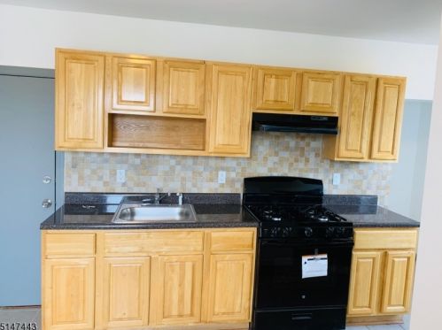 54 2 St, Newark NJ 07107-3106 exterior