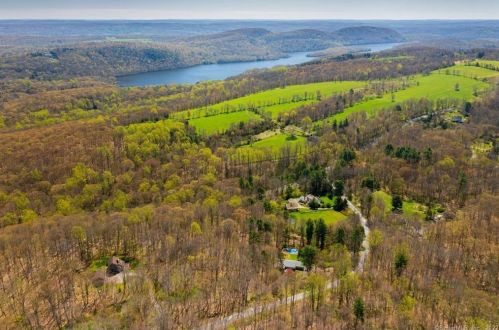 8 Briggs Hill Rd, Sherman, CT 06784-1534