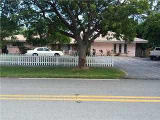 4730 Polk St, Hollywood, FL 33021-5825