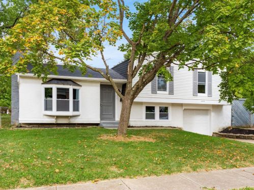 2226 Blue Rock Ln, Darbydale, OH 43123-1109