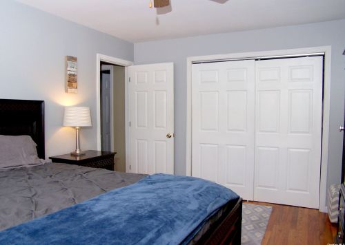 16 Avondale Dr, South Setauket NY  11720-2836 exterior