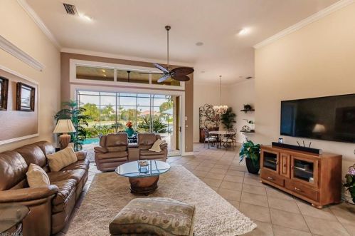1447 Serenity Cir, Naples, FL 34110-4127