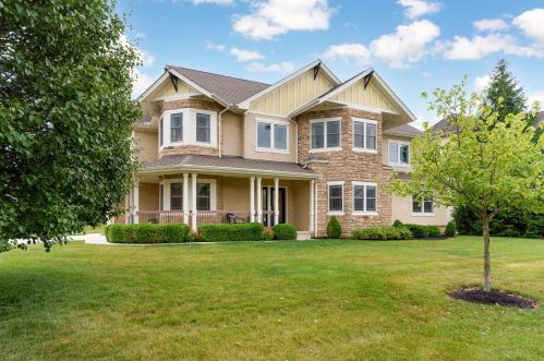 5744 Mcclellon Dr, Galena, OH 43021-8140