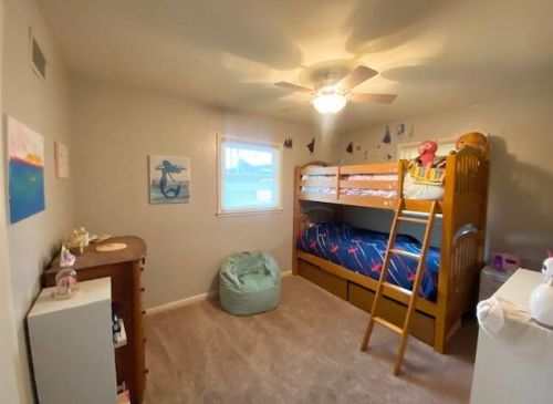 4042 93, Milwaukee WI 53222-1505 exterior