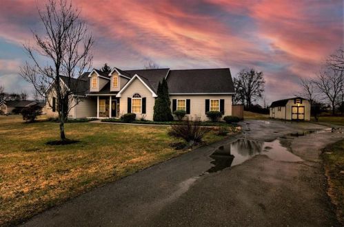 4591 Ann Elizabeth Ct, Walnutport, PA 18088-9495