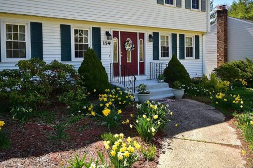 159 Little Brook Dr, Hartford, CT 06111-5336