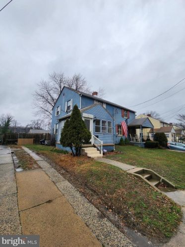 111 Park Ave, Gloucester, NJ 08030-1358