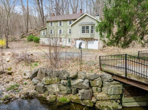 60 Hollow Rd, Glen Gardner, NJ 08826-3133