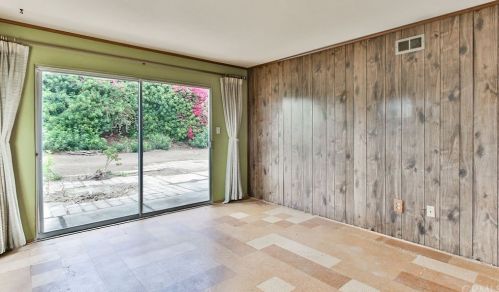 8002 Beaver Lake Dr, San Diego, CA 92119-2613