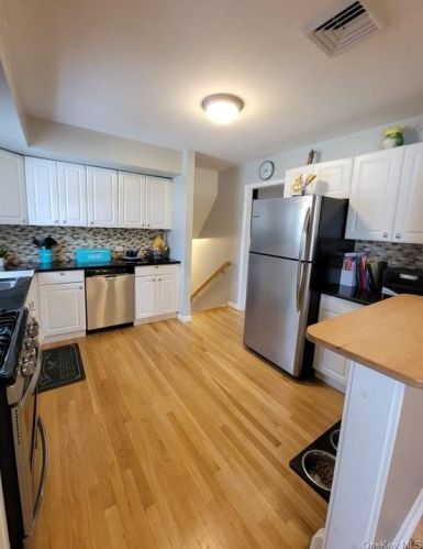 10 Lincoln Dr, Washingtonville NY  10992-1229 exterior