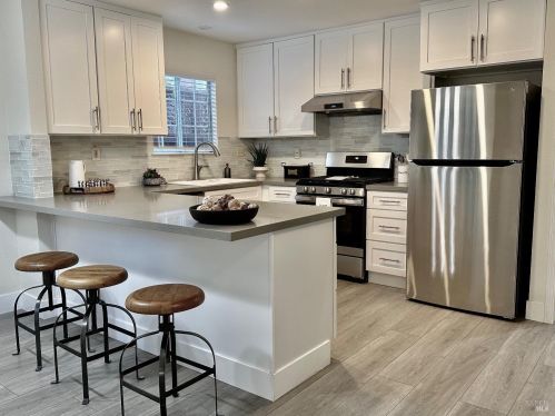 2647 Lago Oaks Dr, Santa Rosa CA  95405-9100 exterior