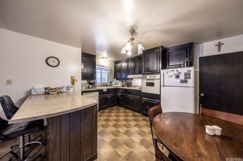 2278 Wyoming Ave, South Lake Tahoe, CA 96150-3332