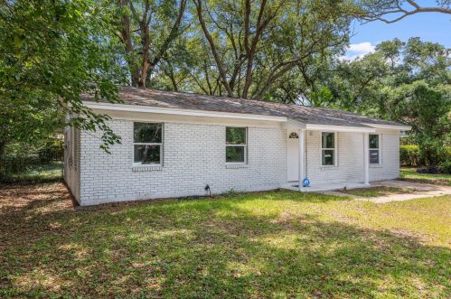 5665 Gainswood Ct, Pensacola, FL 32526-3453