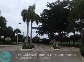 606 Meadows Cir, Boynton Beach FL  33436-8925 exterior