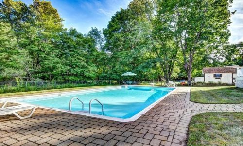 45 Eisenhower Dr, Middletown NY  10940-4543 exterior