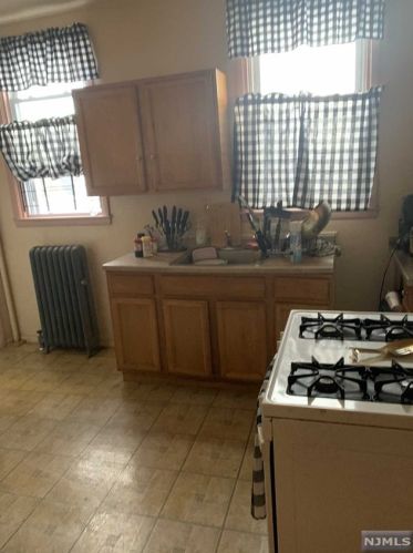 729 22nd St, Paterson NJ  07504-2235 exterior