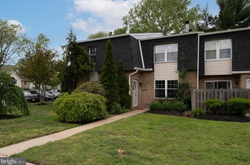 2181 Harbour Dr, Palmyra, NJ 08065-1123