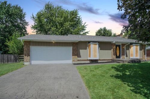 120 Stonemill Ct, Liberty Township, OH 45050
