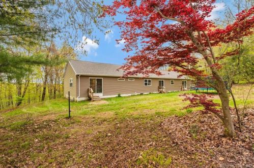 53 Leavenworth Rd, Woodbury, CT 06798-1932