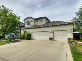 9955 Savona Dr, Sacramento, CA 95829-8116