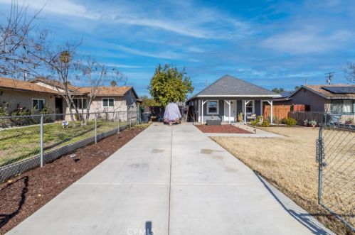 336 2nd St, Perris, CA 92570-2004
