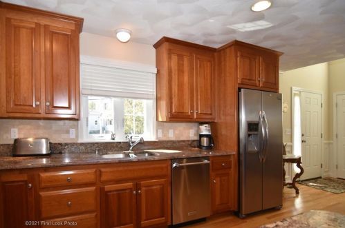 44 Boulevard Ave, Lincoln RI  02865-2108 exterior