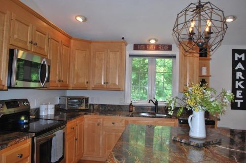 34 Tower Hill Rd, Cumberland RI  02864-1524 exterior
