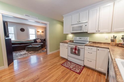 132 Old Mill Pond Rd, Henniker NH  03242-3152 exterior