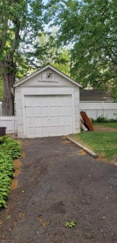 126 Crane St, Roselle, NJ 07203-1937