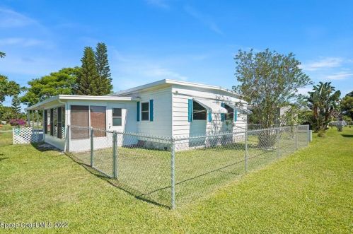 738 Lark Dr, Sebastian FL  32976-7224 exterior